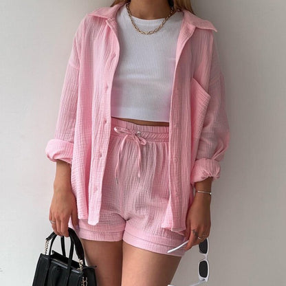 Ensemble élégant et confortable : chemise en chambray + short taille haute