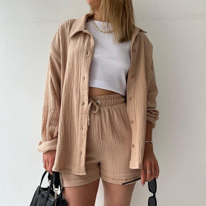 Ensemble élégant et confortable : chemise en chambray + short taille haute
